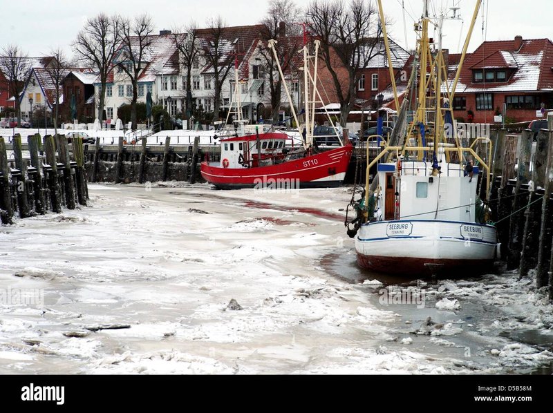 Ice fishing game in Germany